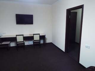 Отели типа «постель и завтрак» Мини Отель Улпан Нур-Султан Двухместный номер «Комфорт» с 2 отдельными кроватями-5