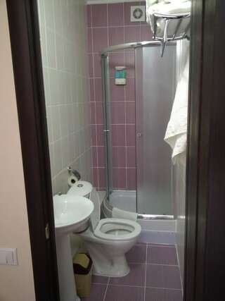 Отели типа «постель и завтрак» Мини Отель Улпан Нур-Султан Улучшенный двухместный номер с 2 отдельными кроватями-1