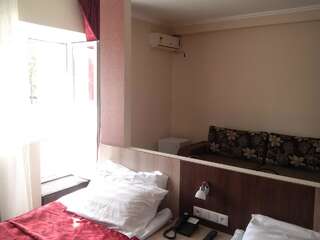 Отели типа «постель и завтрак» Мини Отель Улпан Нур-Султан Улучшенный двухместный номер с 2 отдельными кроватями-10