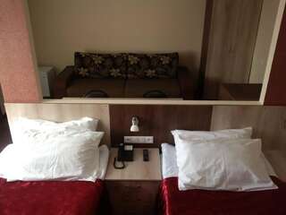 Отели типа «постель и завтрак» Мини Отель Улпан Нур-Султан Улучшенный двухместный номер с 2 отдельными кроватями-17