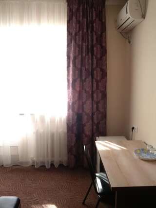 Отели типа «постель и завтрак» Мини Отель Улпан Нур-Султан Улучшенный двухместный номер с 2 отдельными кроватями-23